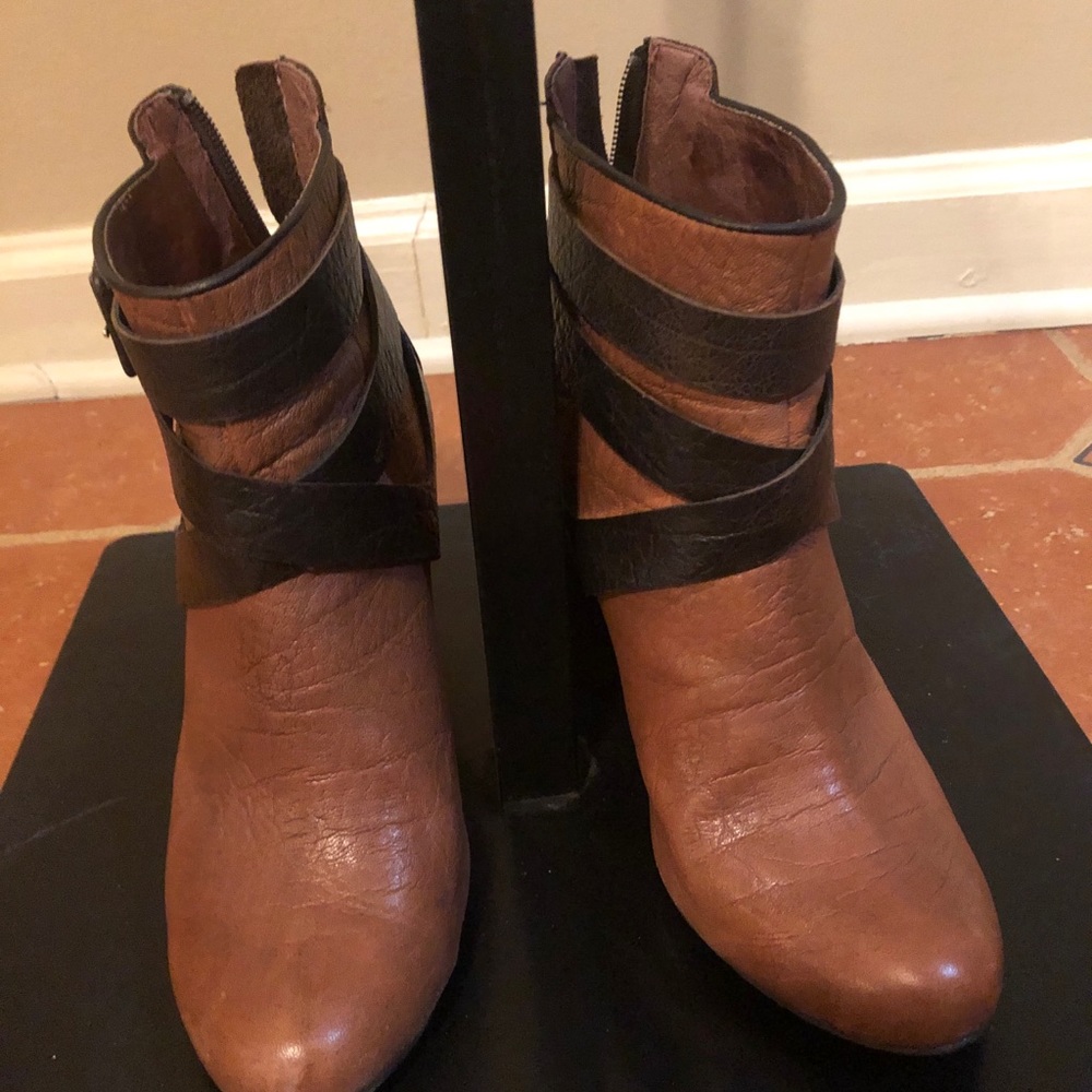 Ankle boots